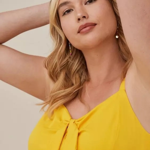 Torrid Yellow Challis Tie-Front Romper- Size 1x - Picture 4 of 11